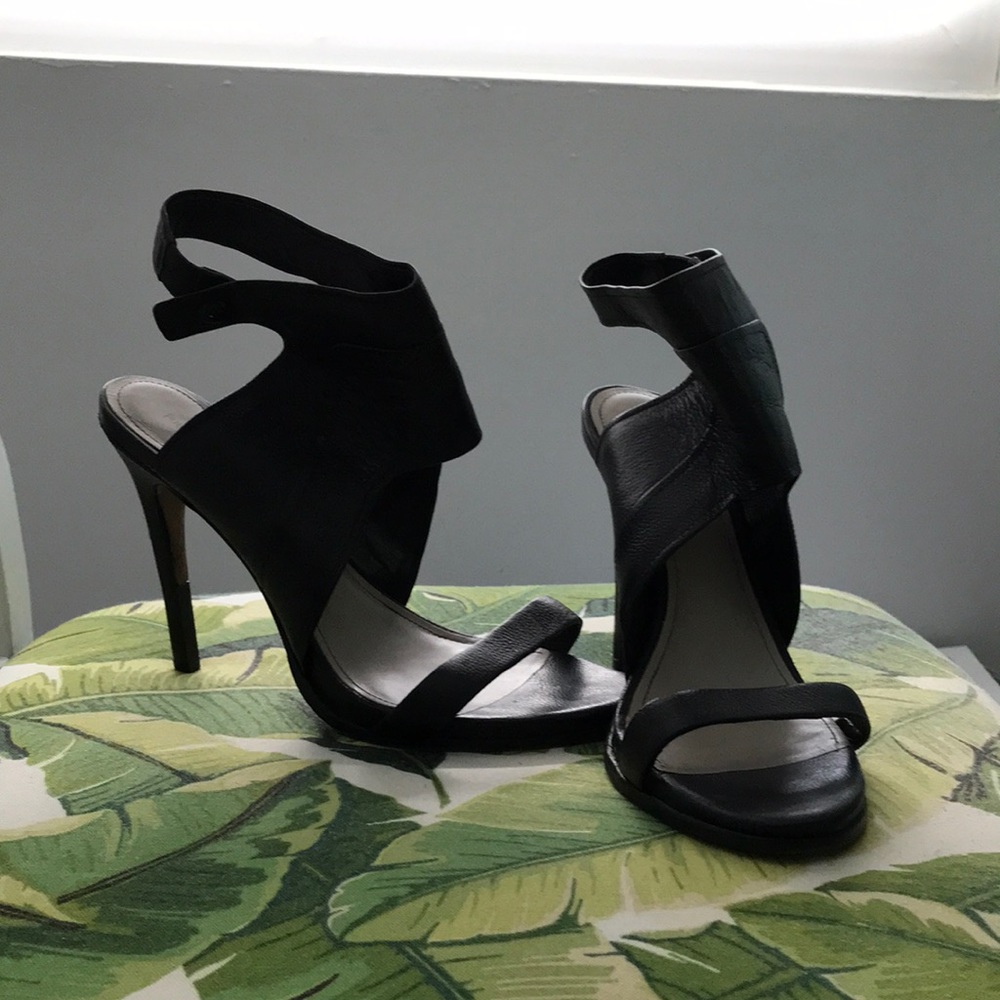 Pour La Victoire Leather Ankle Button Heels